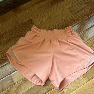 Lululemon hotty hot 4”